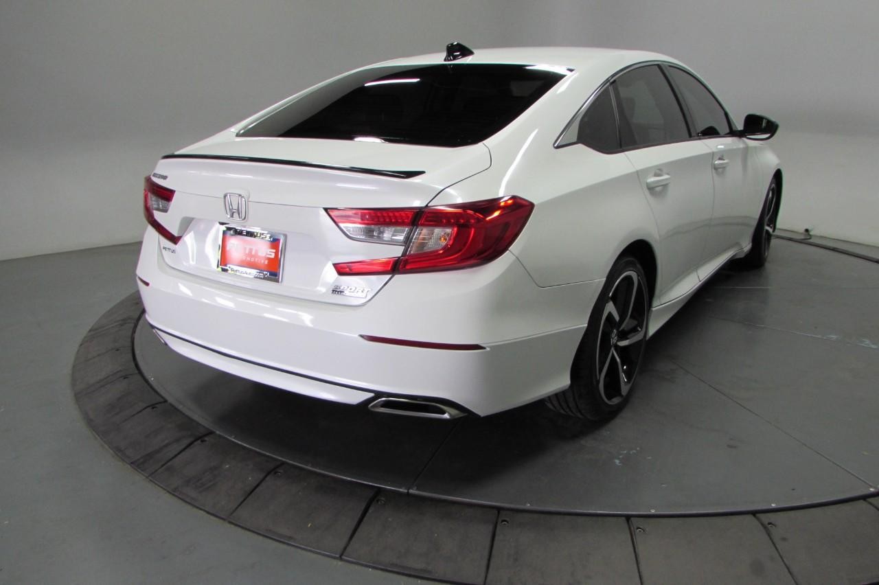 Honda Accord Vehicle Full-screen Gallery Image 08