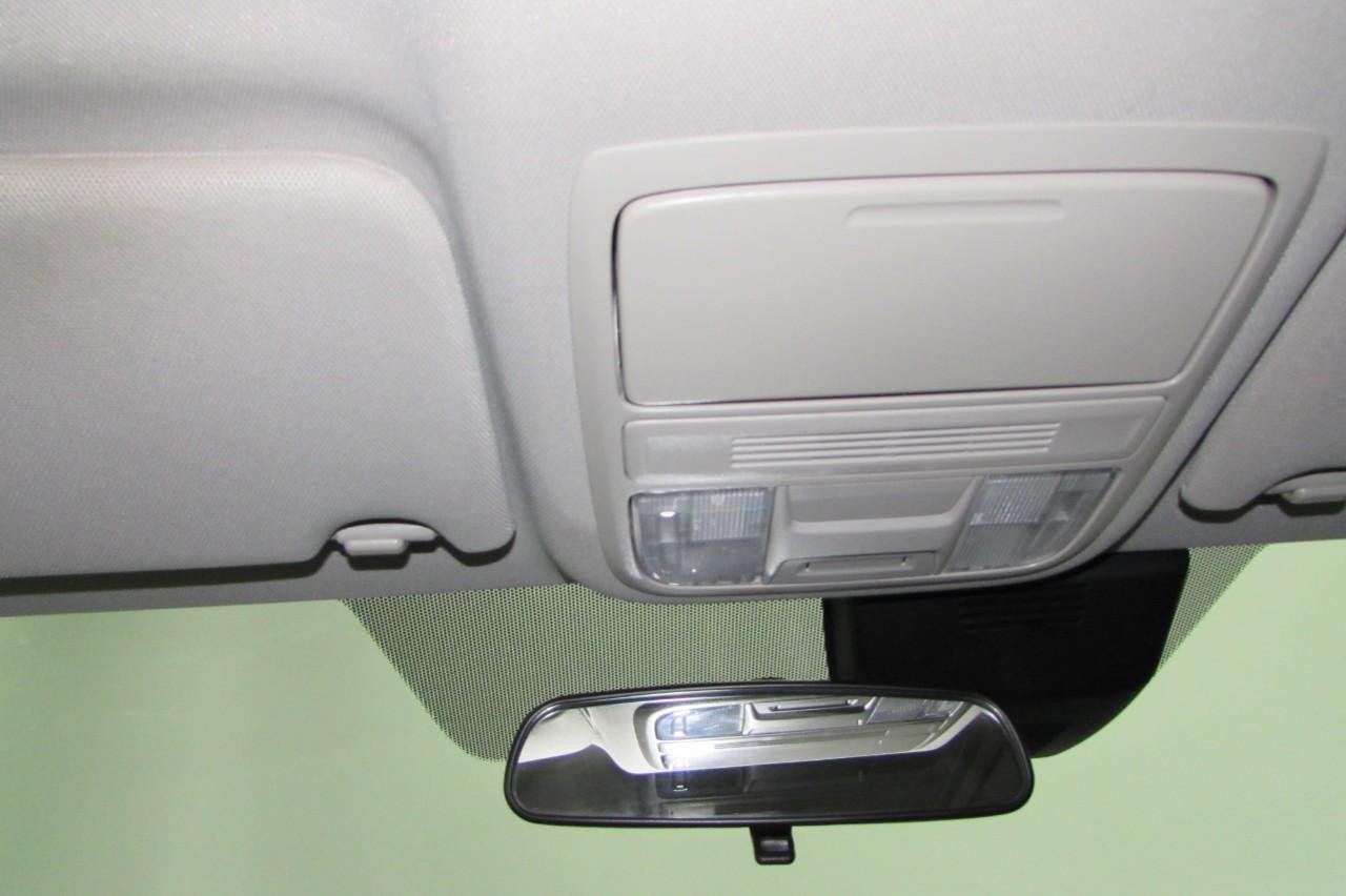 Honda Accord Vehicle Full-screen Gallery Image 18