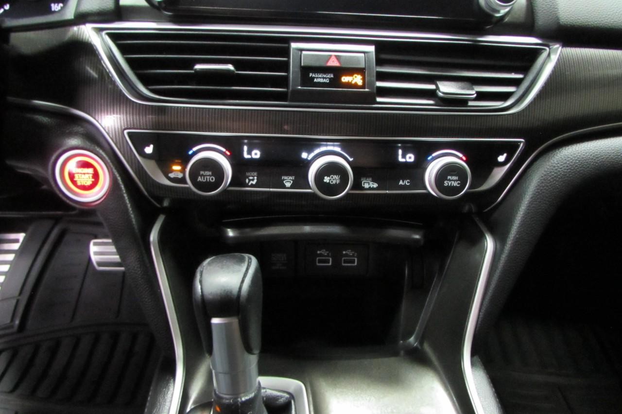 Honda Accord Vehicle Full-screen Gallery Image 20