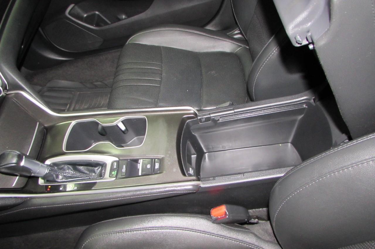 Honda Accord Vehicle Full-screen Gallery Image 21