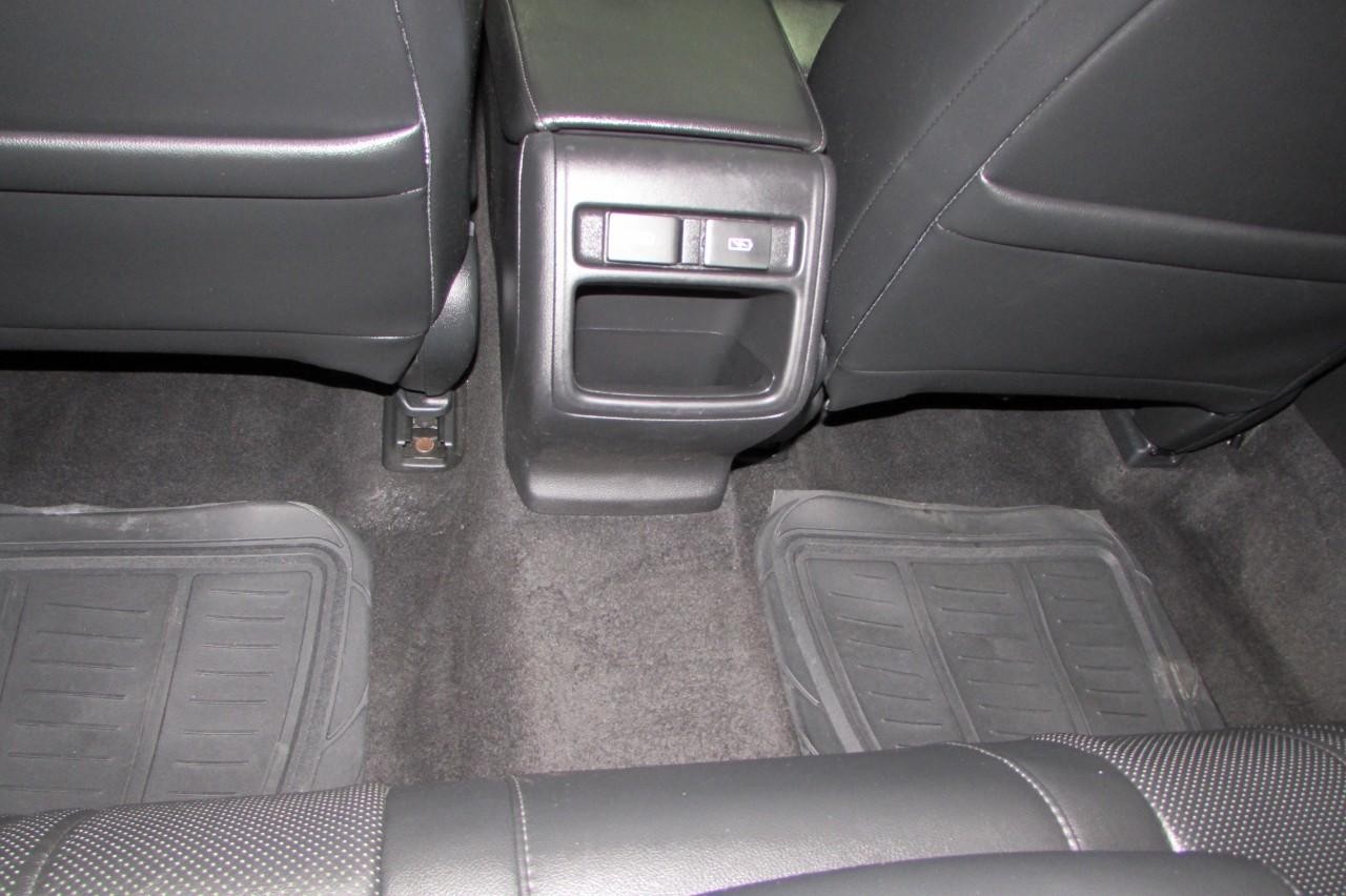 Honda Accord Vehicle Full-screen Gallery Image 25