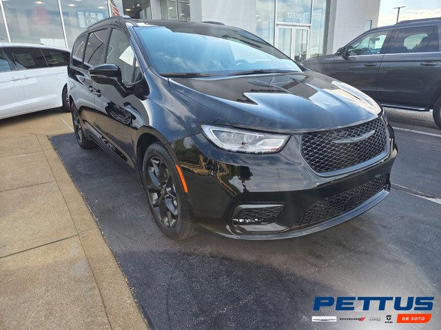 2026 Chrysler Pacifica Limited at Pettus Chrysler Dodge Jeep Ram De Soto in De Soto MO