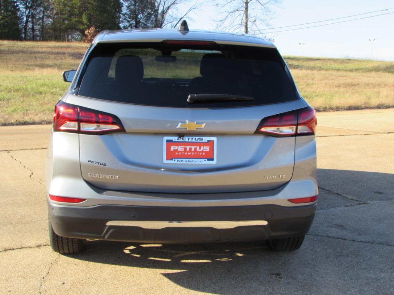 Chevrolet Equinox Vehicle Full-screen Gallery Image 06