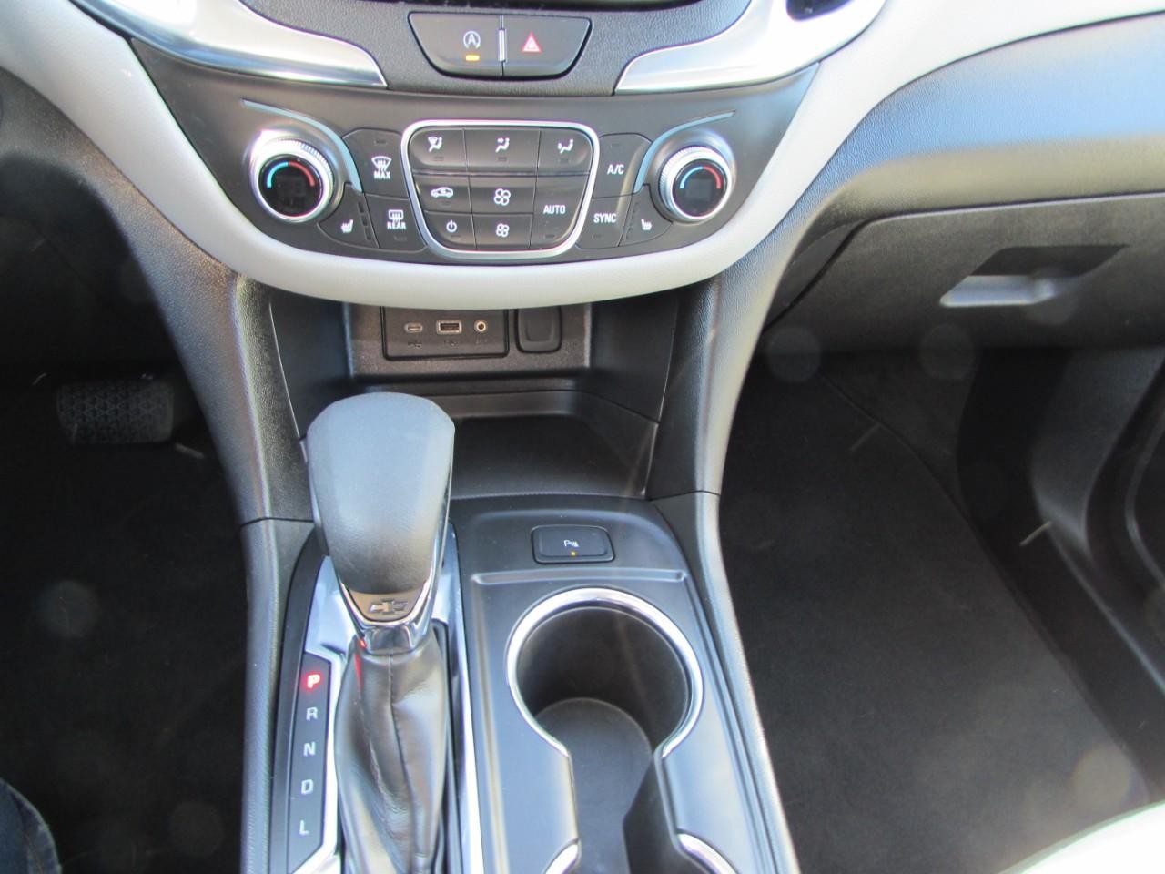 Chevrolet Equinox Vehicle Full-screen Gallery Image 21