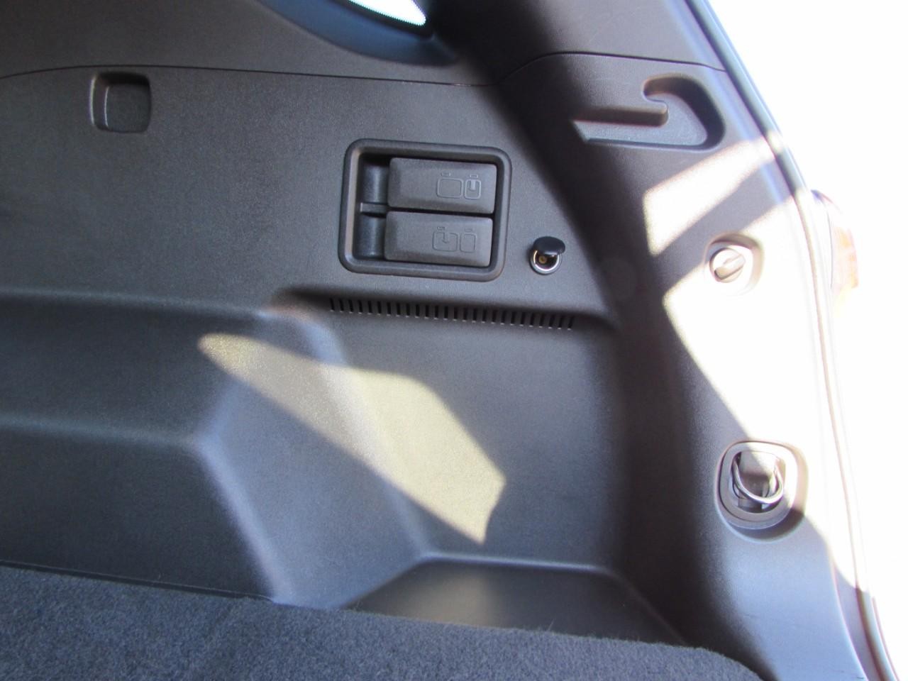 Chevrolet Equinox Vehicle Full-screen Gallery Image 30