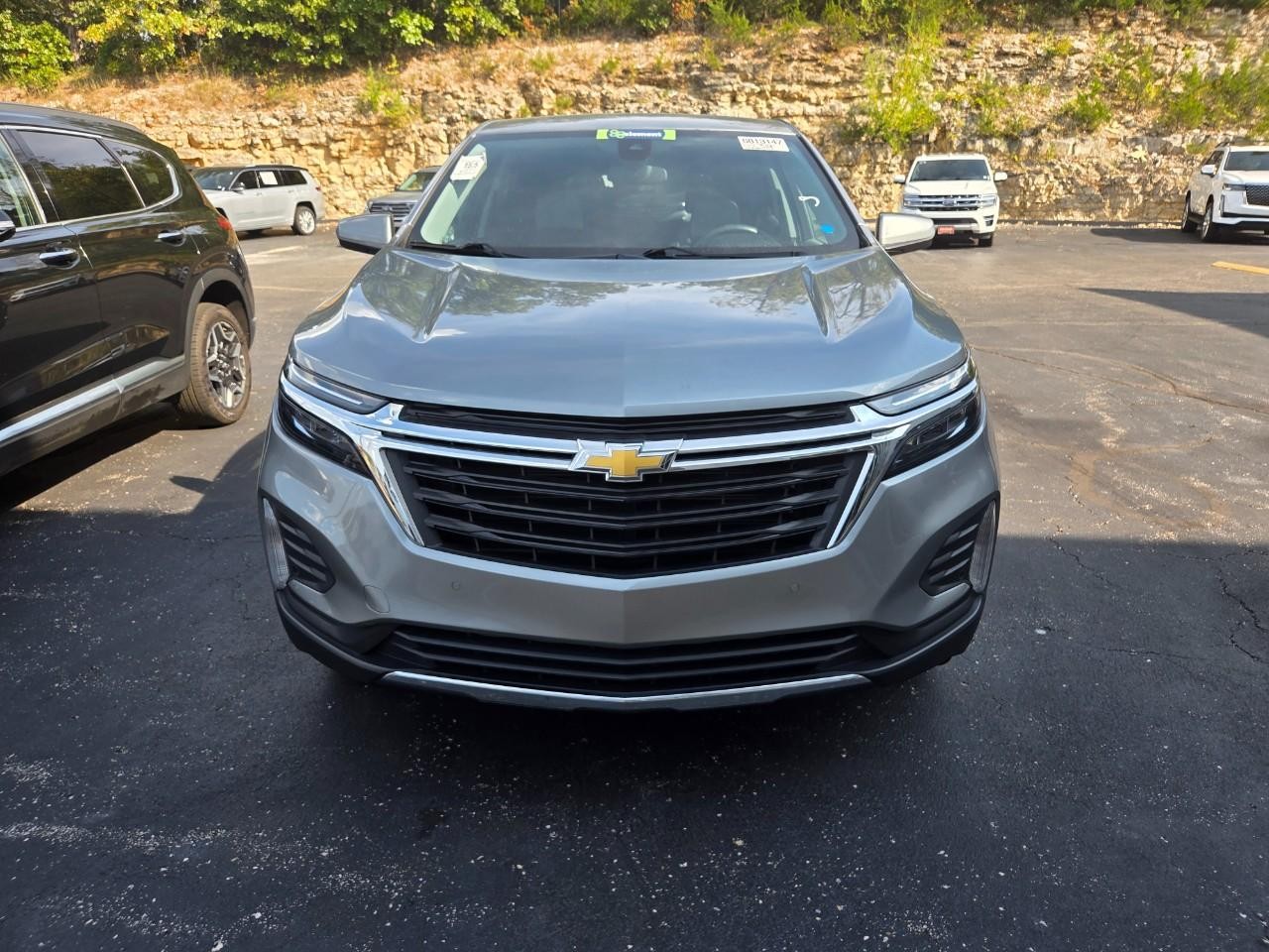 Chevrolet Equinox Vehicle Full-screen Gallery Image 32