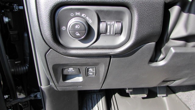 2026 RAM 1500 Laramie - Photo 17