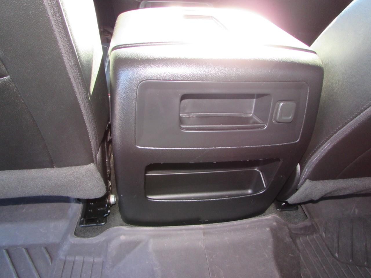 GMC Sierra 1500 Vehicle Full-screen Gallery Image 28