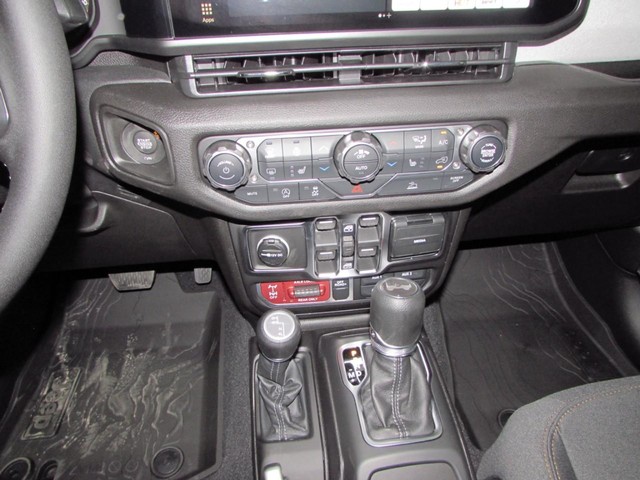 2026 Jeep Wrangler 4-Door Willys - Photo 22