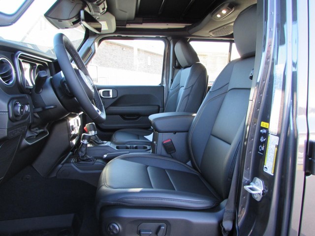 2026 Jeep Wrangler 4-Door Sahara - Photo 12