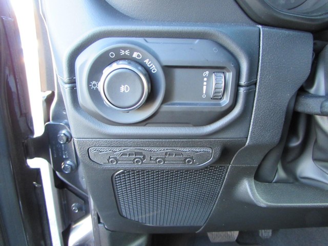 2026 Jeep Wrangler 4-Door Sahara - Photo 13