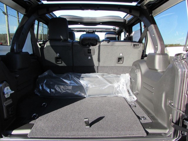 2026 Jeep Wrangler 4-Door Sahara - Photo 27