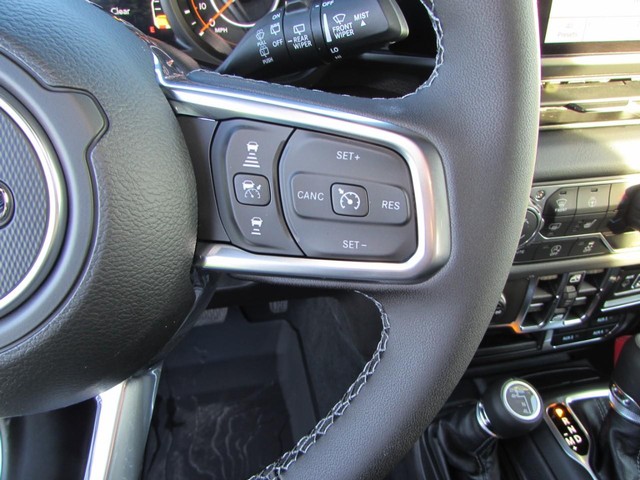 2026 Jeep Wrangler 4-Door Sahara - Photo 18