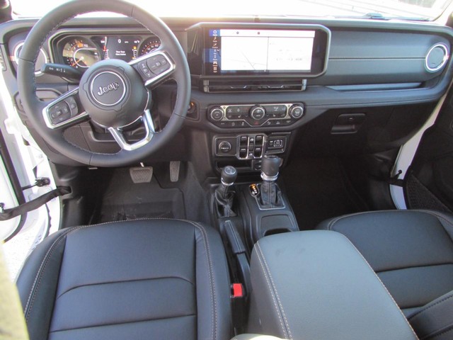 2026 Jeep Wrangler 4-Door Sahara - Photo 25