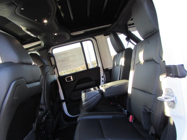 2026 Jeep Wrangler 4-Door Sahara - Photo 27