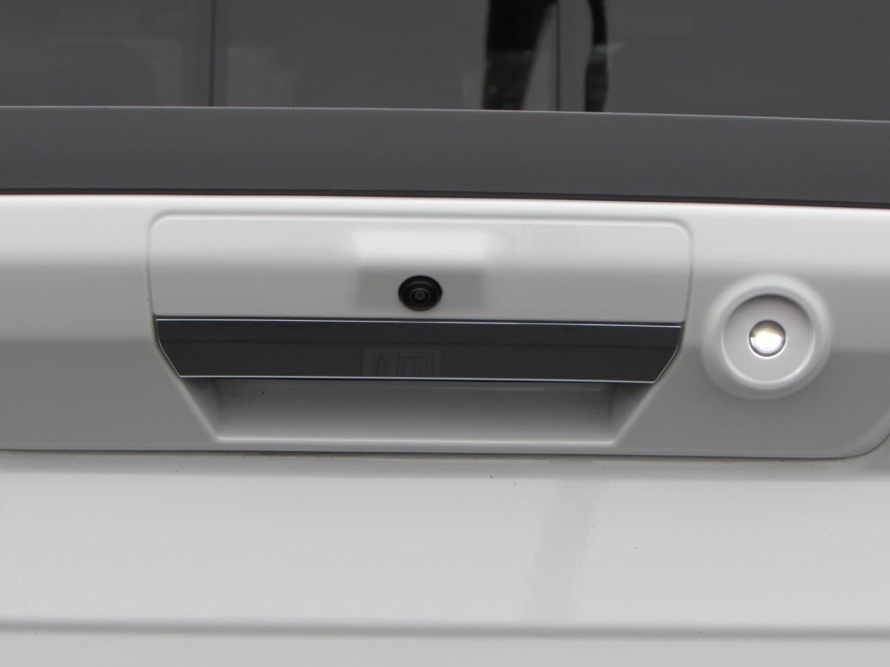 Ford F-150 Vehicle Full-screen Gallery Image 15