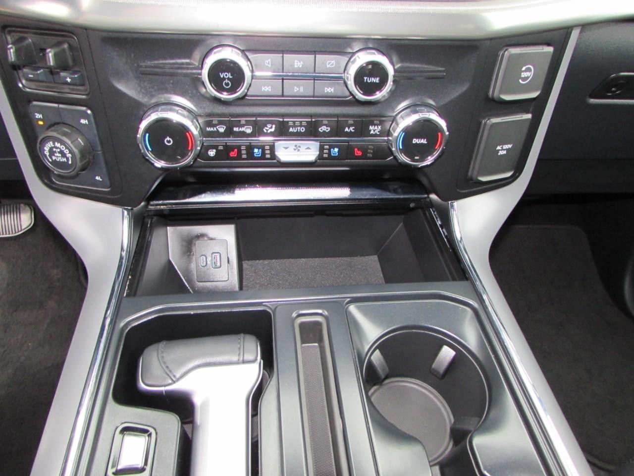 Ford F-150 Vehicle Full-screen Gallery Image 30