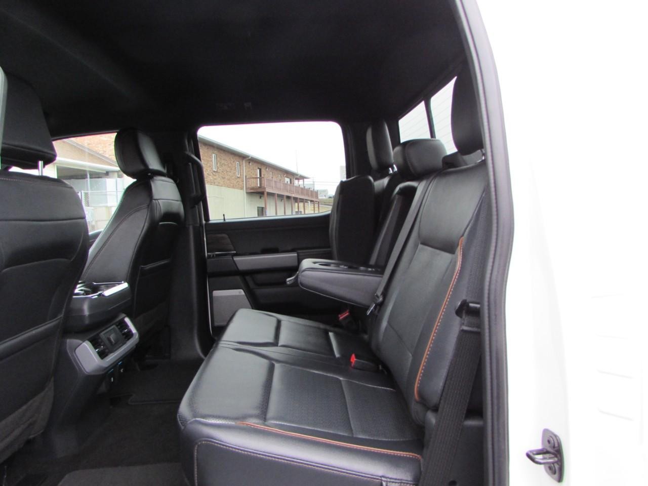 Ford F-150 Vehicle Full-screen Gallery Image 34