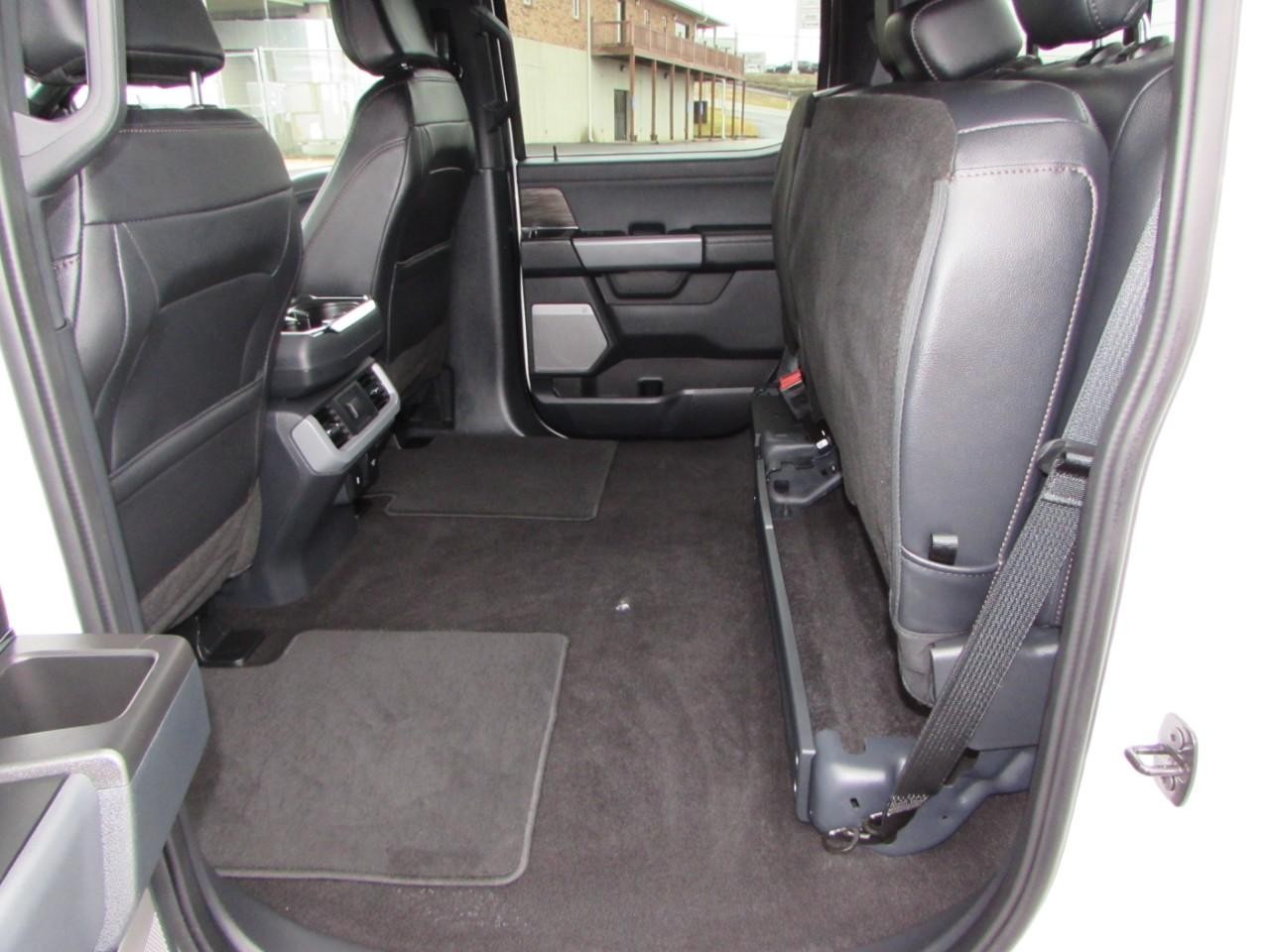 Ford F-150 Vehicle Full-screen Gallery Image 36