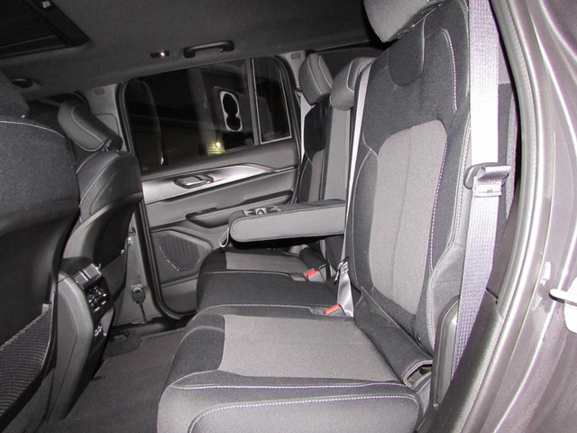 2025 Jeep Grand Cherokee Laredo - Photo 26