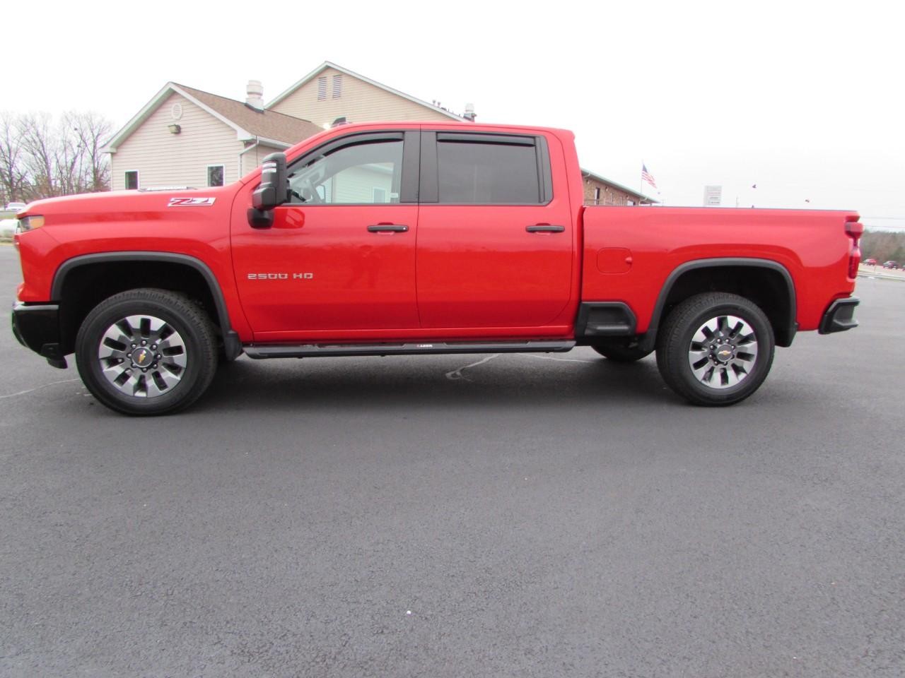 Chevrolet Silverado 2500HD Vehicle Full-screen Gallery Image 04