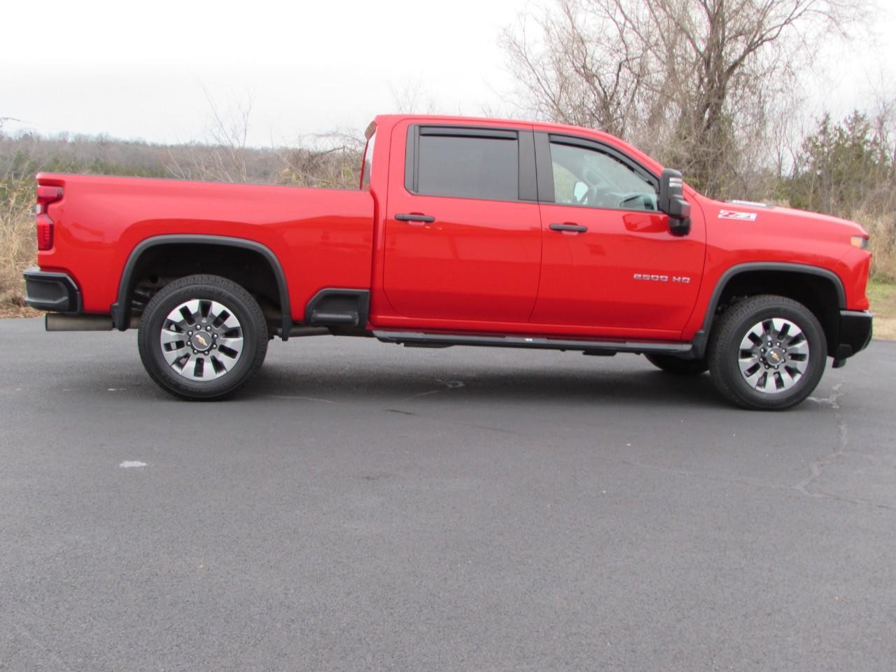 Chevrolet Silverado 2500HD Vehicle Full-screen Gallery Image 08
