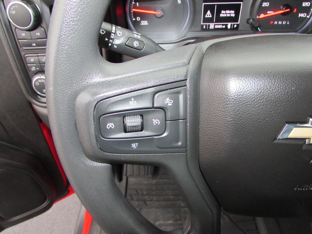 Chevrolet Silverado 2500HD Vehicle Full-screen Gallery Image 20