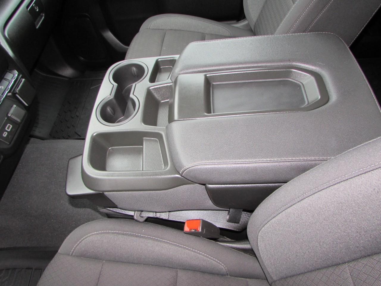 Chevrolet Silverado 2500HD Vehicle Full-screen Gallery Image 26