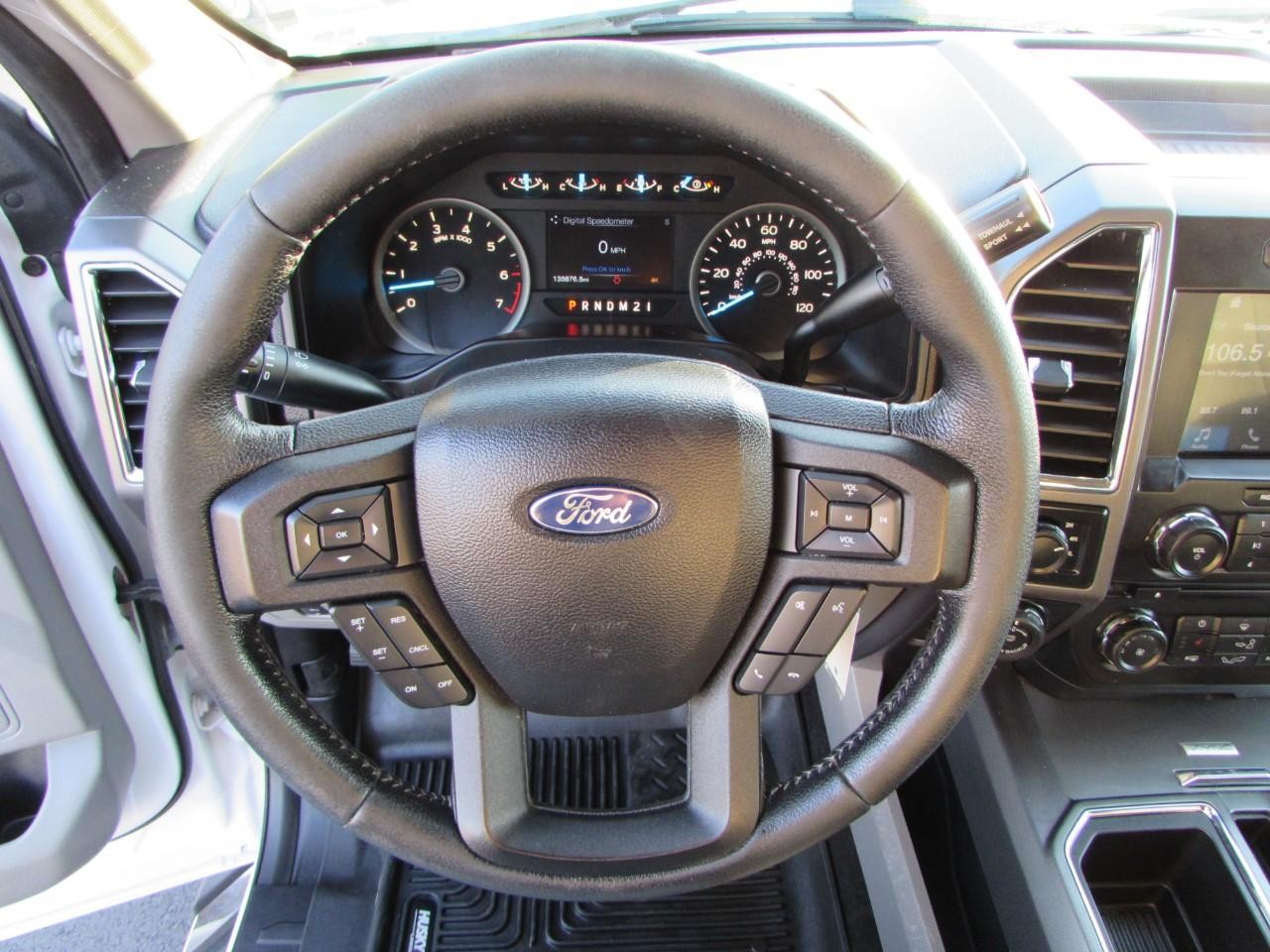 Ford F-150 Vehicle Full-screen Gallery Image 18