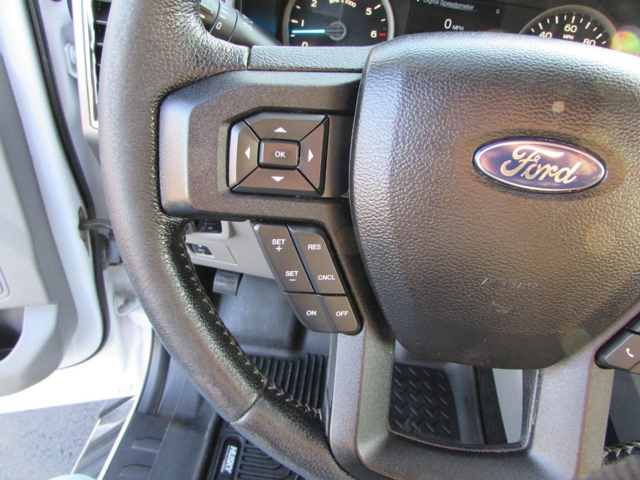 Ford F-150 Vehicle Full-screen Gallery Image 19