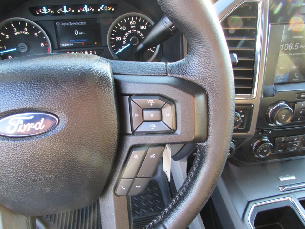 Ford F-150 Vehicle Full-screen Gallery Image 20