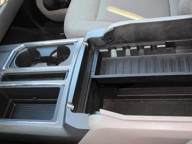 Ford F-150 Vehicle Full-screen Gallery Image 26