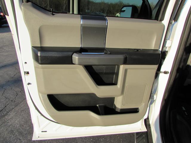 Ford F-150 Vehicle Full-screen Gallery Image 28