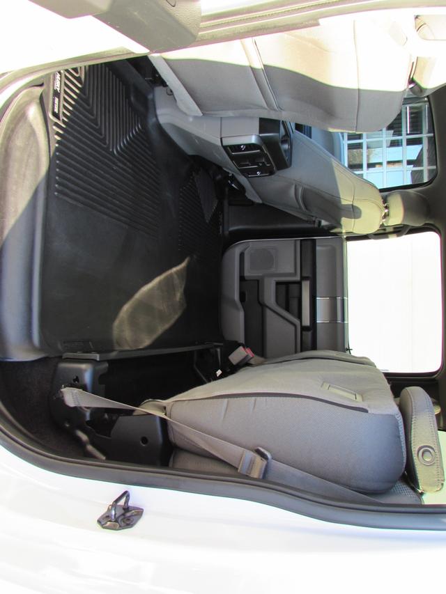 Ford F-150 Vehicle Full-screen Gallery Image 31