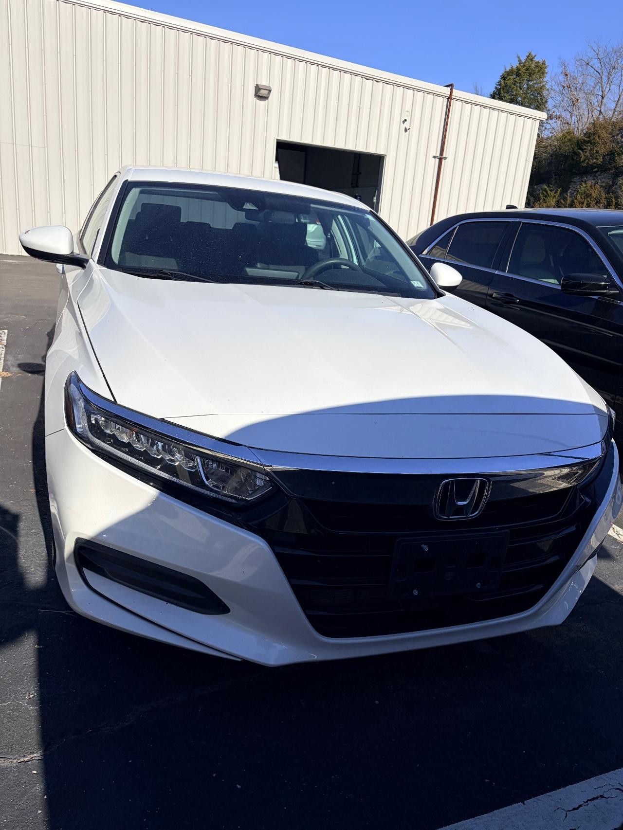 Honda Accord Vehicle Full-screen Gallery Image 05