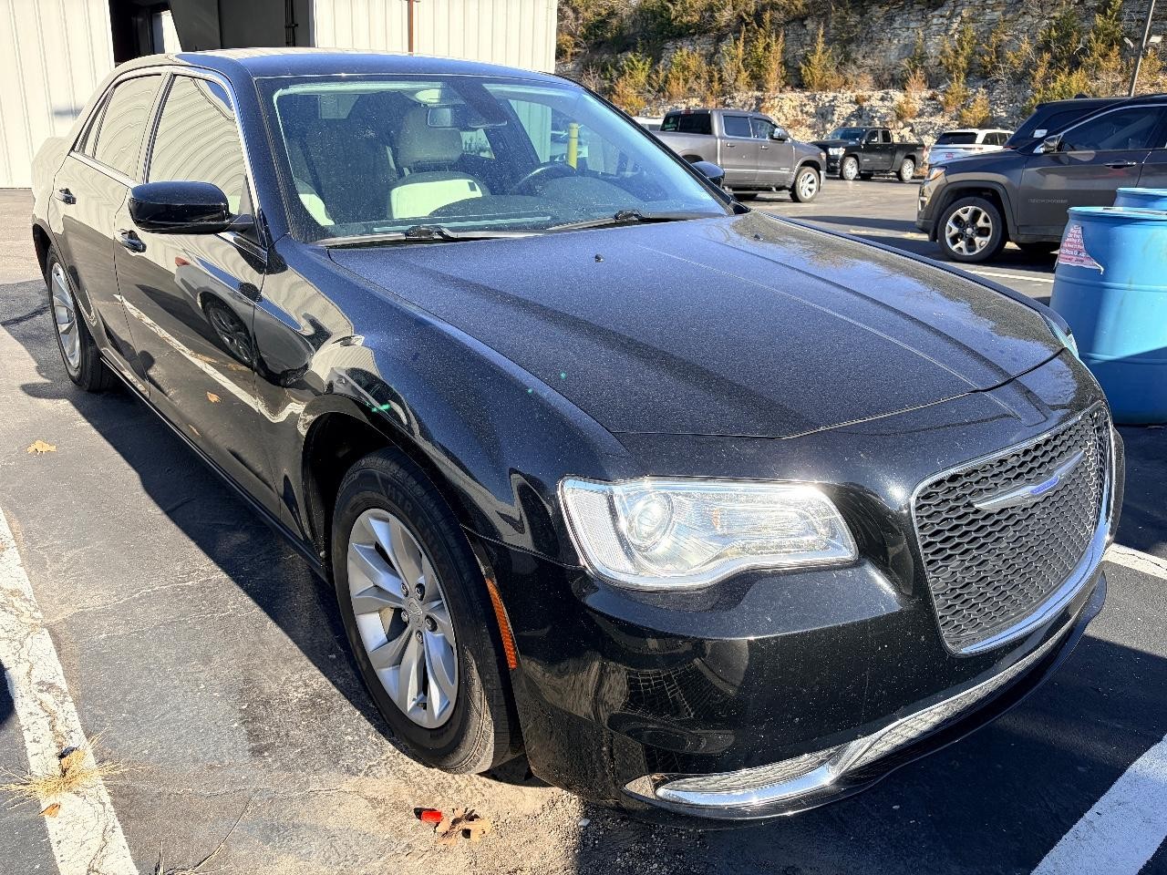 Chrysler 300 Vehicle Full-screen Gallery Image 06