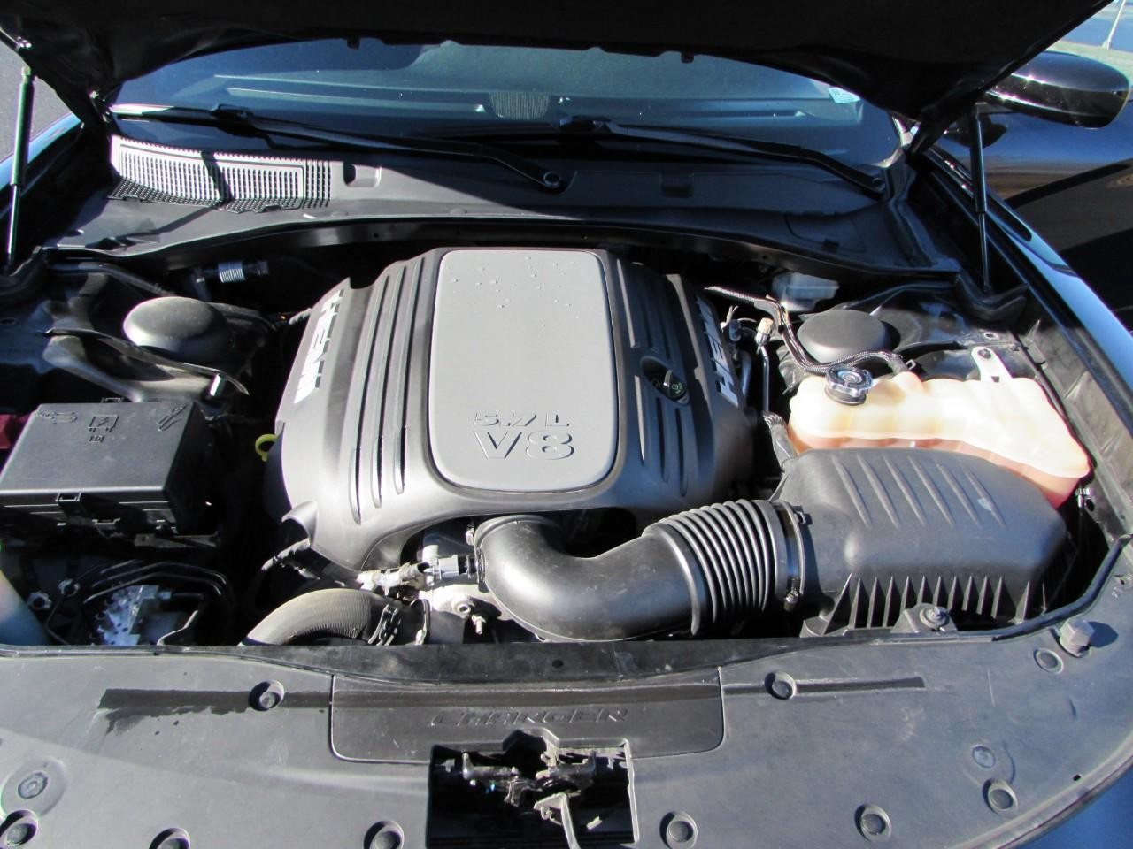 Dodge Charger Vehicle Full-screen Gallery Image 09