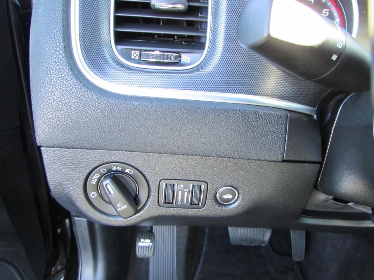 Dodge Charger Vehicle Full-screen Gallery Image 14