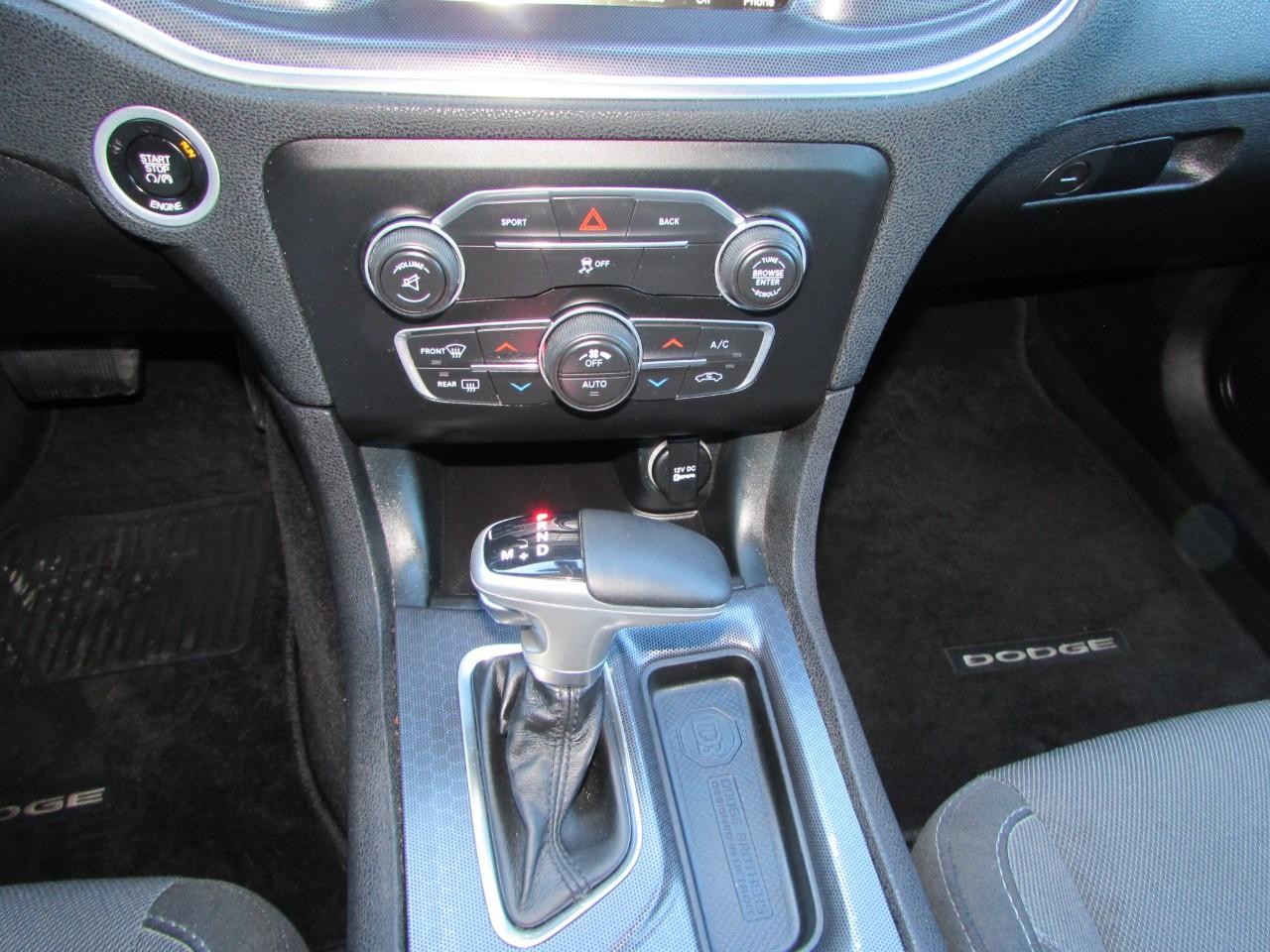 Dodge Charger Vehicle Full-screen Gallery Image 20