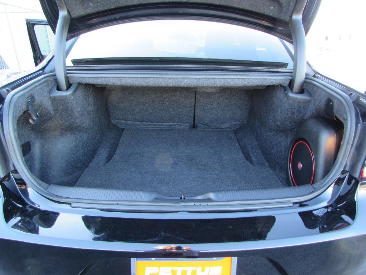 Dodge Charger Vehicle Full-screen Gallery Image 26