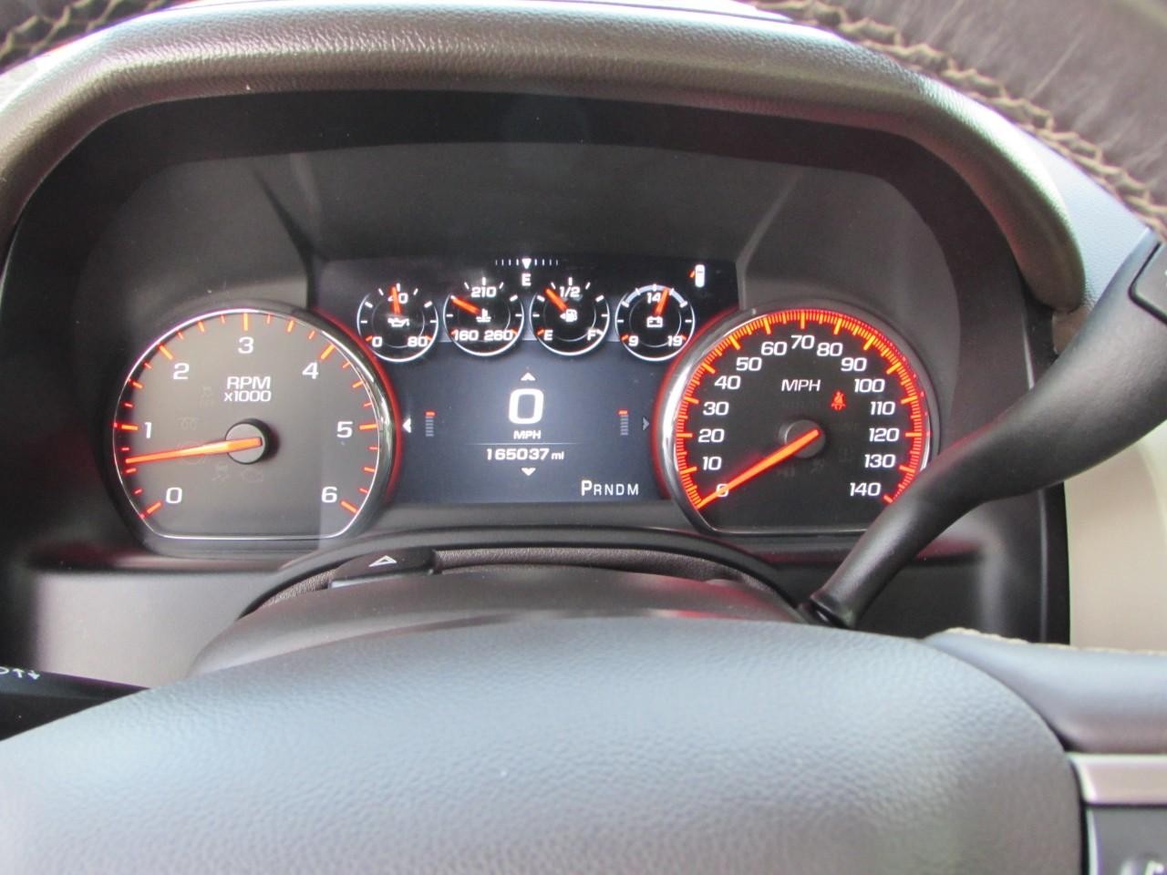 GMC Yukon XL Vehicle Full-screen Gallery Image 17