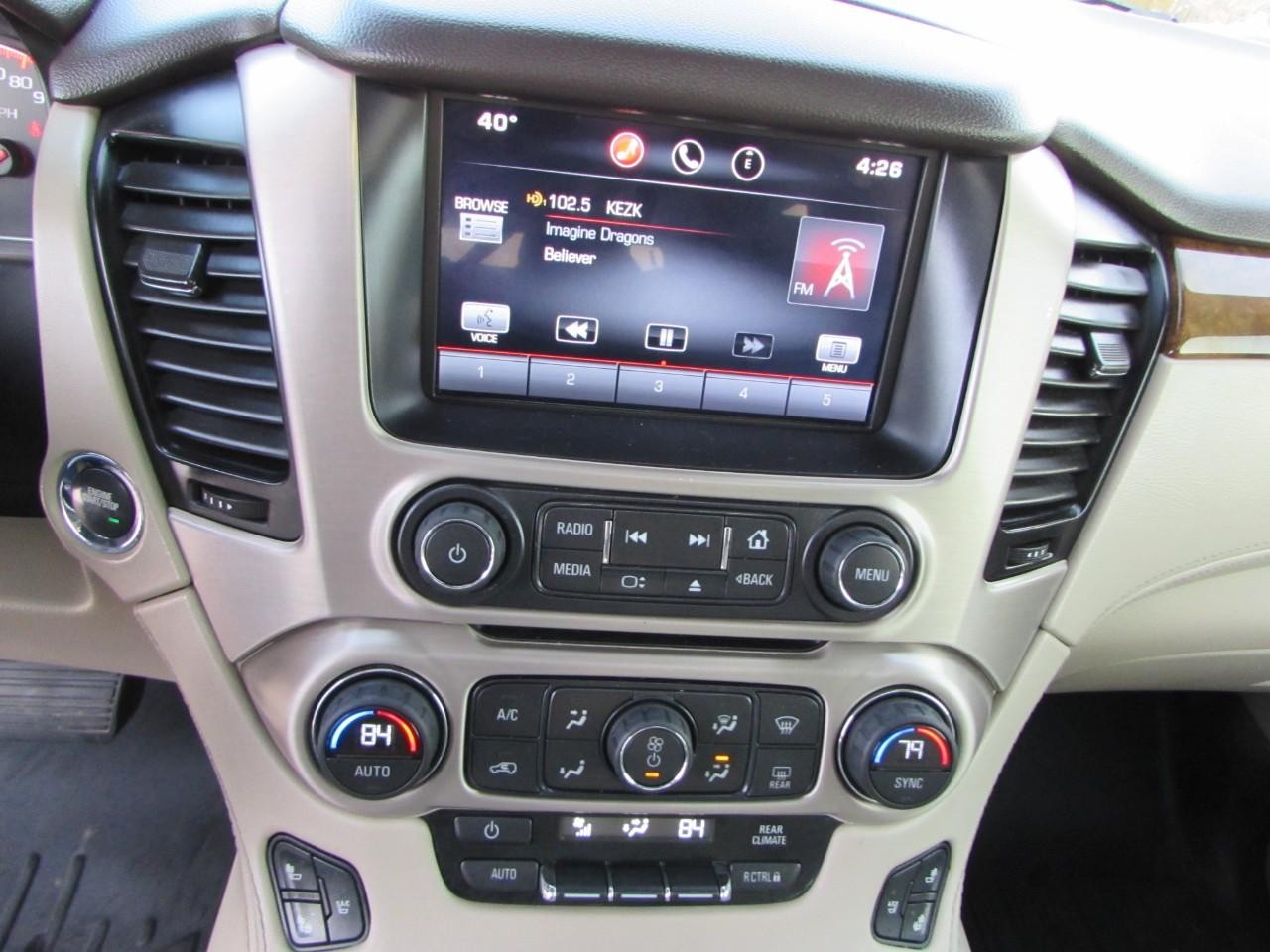 GMC Yukon XL Vehicle Full-screen Gallery Image 19