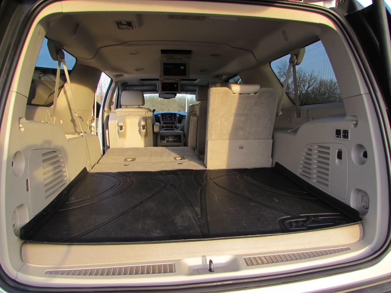 GMC Yukon XL Vehicle Full-screen Gallery Image 33