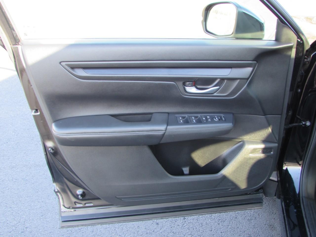 Honda CR-V Vehicle Full-screen Gallery Image 11