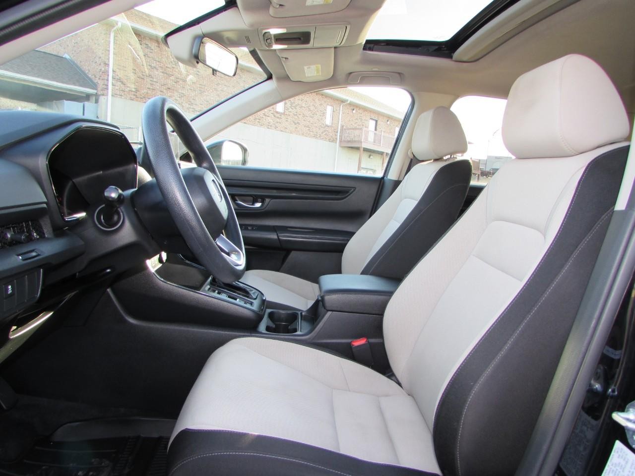 Honda CR-V Vehicle Full-screen Gallery Image 12