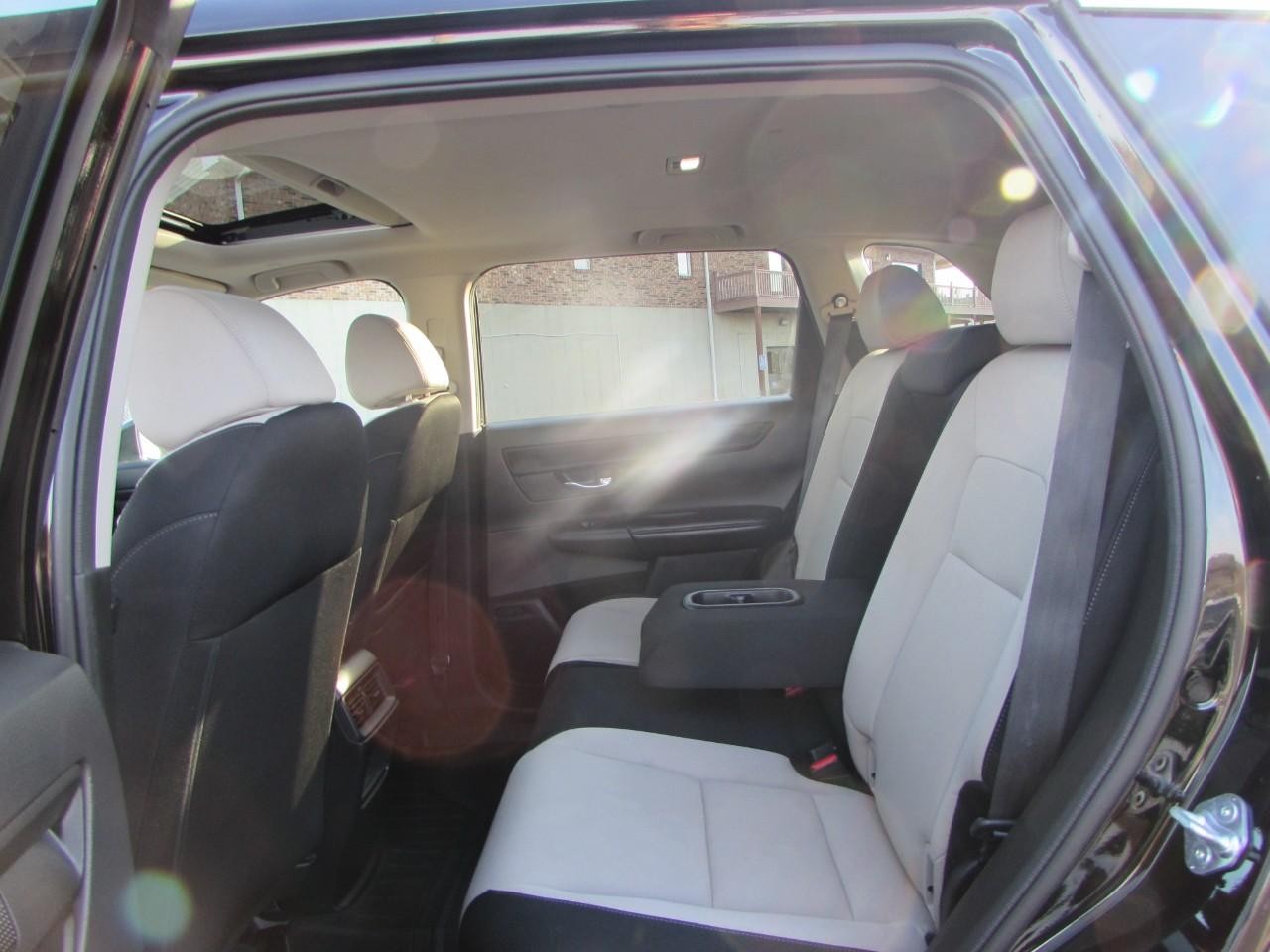 Honda CR-V Vehicle Full-screen Gallery Image 24