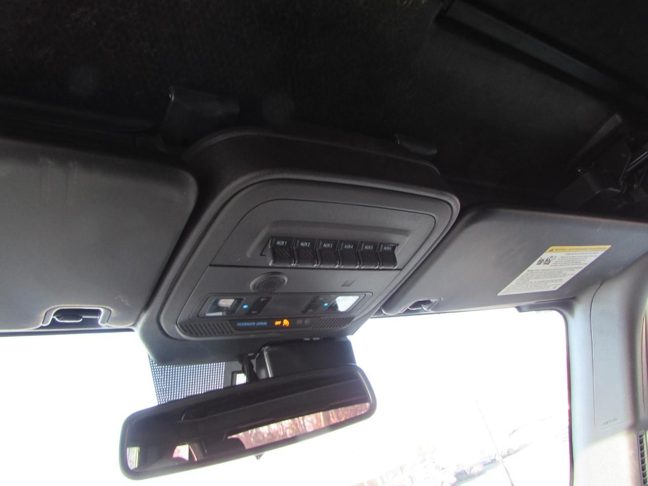 Ford Bronco Vehicle Full-screen Gallery Image 08