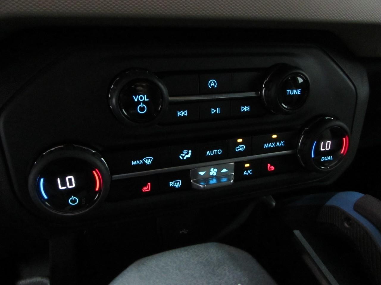Ford Bronco Vehicle Full-screen Gallery Image 28