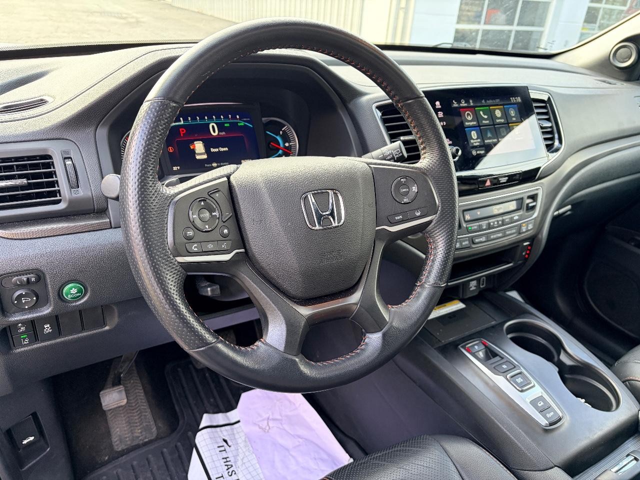 Honda Pilot Vehicle Full-screen Gallery Image 12