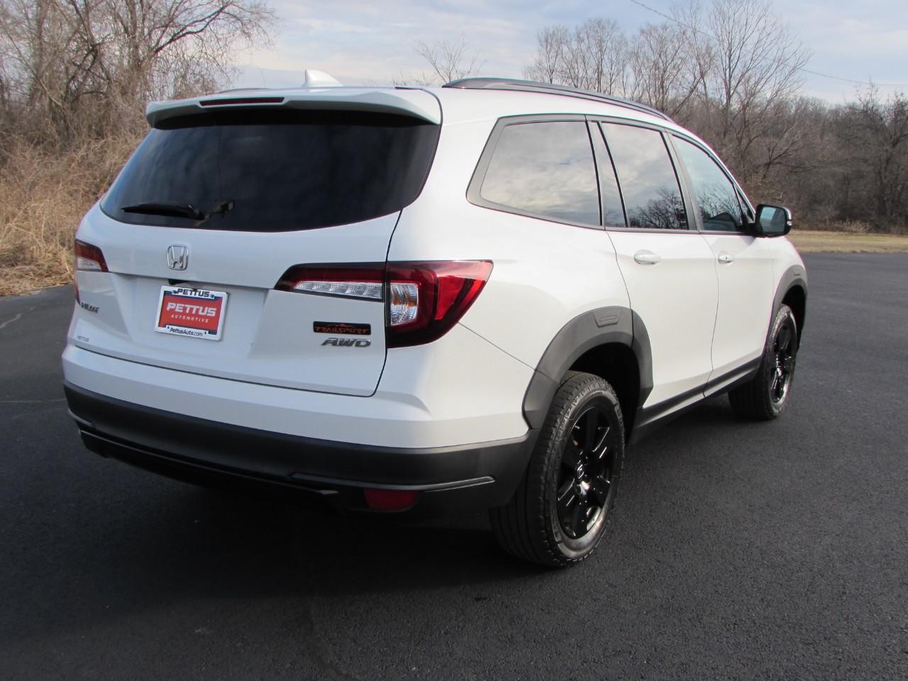 Honda Pilot Vehicle Full-screen Gallery Image 16